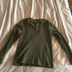 Old navy Waffle shirt no blemishes or holes